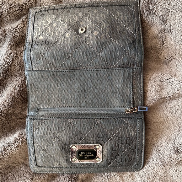 Guess wallet - Picture 3 of 5